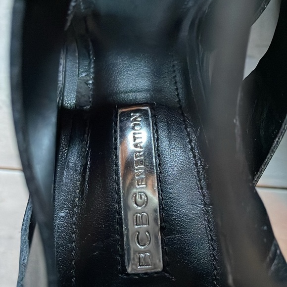 BGBGeneration Women’s Black Strappy Platform Wedges 4 Inch Heel Back Zip Size 8 - Picture 3 of 12